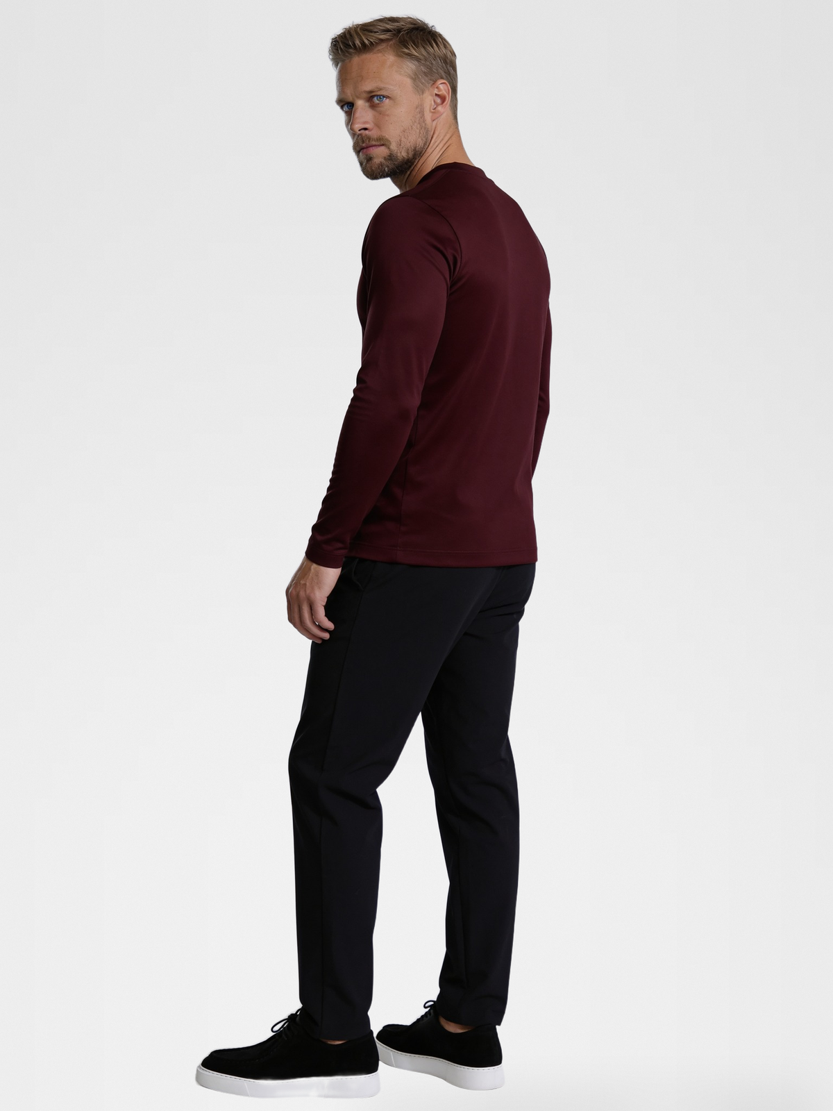 burgundy long sleeve, black urbanpants, black shoe — blond_model — 3/4 Side